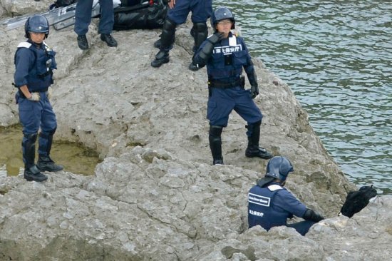 日本警察登島
