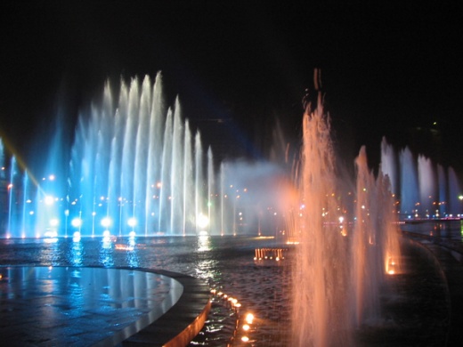 溫州世紀(jì)廣場音樂噴泉再次噴發(fā)