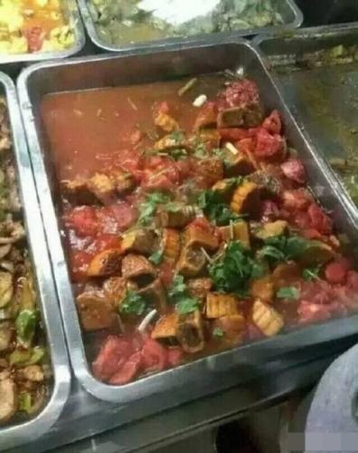 高校飯堂現奇葩菜