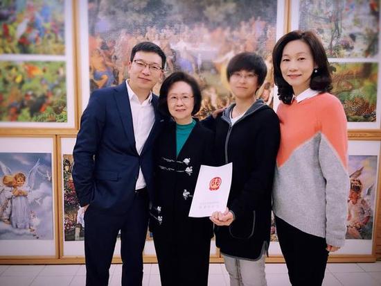 瓊瑤領(lǐng)勝訴狀