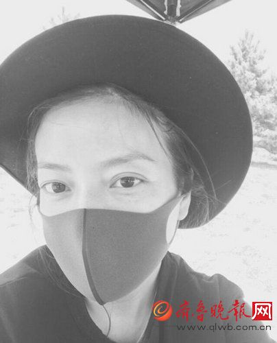 趙薇調(diào)侃患自拍病