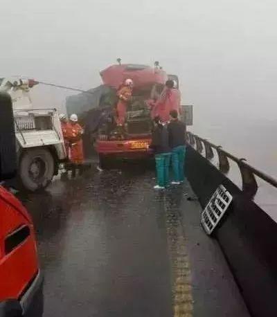 女醫(yī)生懸空救人 濟(jì)源二醫(yī)趙粉艷