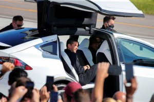 億萬富翁電子商務大亨與SpaceX合作再進行3次太空旅行