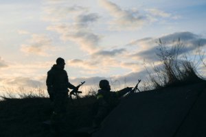 歐美制裁俄羅斯 俄軍炸毀烏克蘭的石油和天然氣基礎