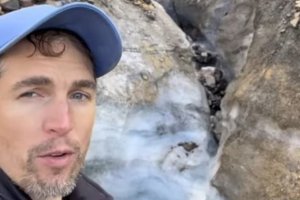 被困在挪威冰川的美國徒步旅行者喝尿求生