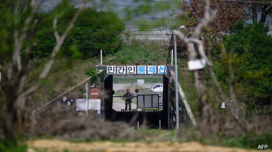 朝鮮聲稱，韓國軍方使用機槍發射了10余發警告子彈。