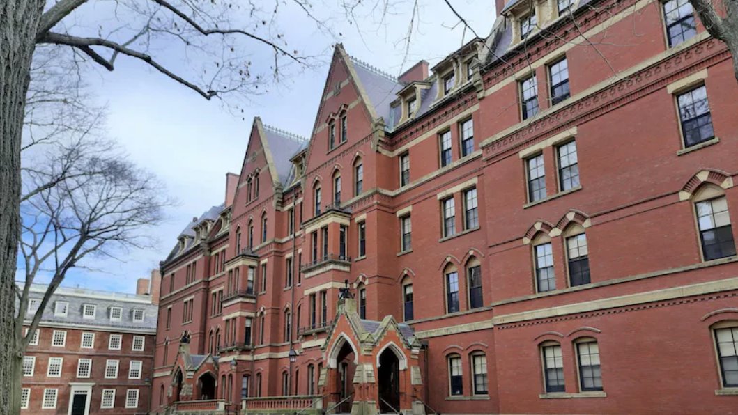 哈佛大學(xué)校長(zhǎng)表示,任何政府“都不應(yīng)該規(guī)定私立大學(xué)可以教授什么”。