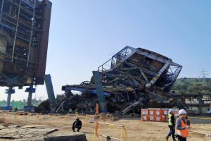 韓國(guó)一座發(fā)電廠塔架